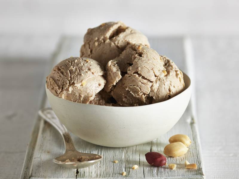 CRUNCHY PEANUT BUTTER ICE CREAM